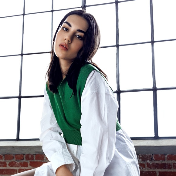 Meet your Posher, Deeba - Picture 1 of 1